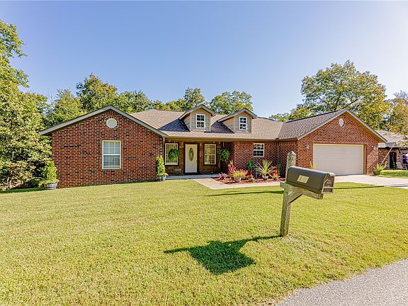 4th image of 15 Fountainhall Dr