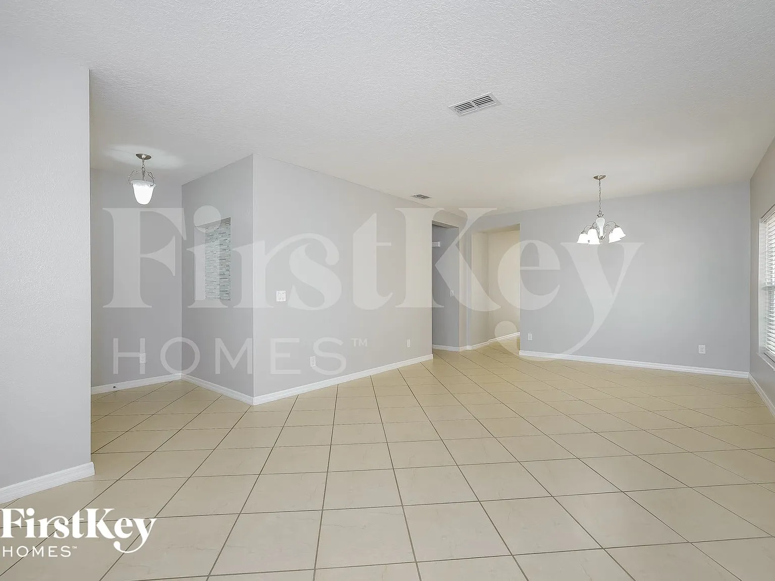 4 bed, 2.0 bath, 1972 sqft, $2,455 — Photo 3