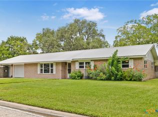 508 W Johnson St, Cuero, TX 77954