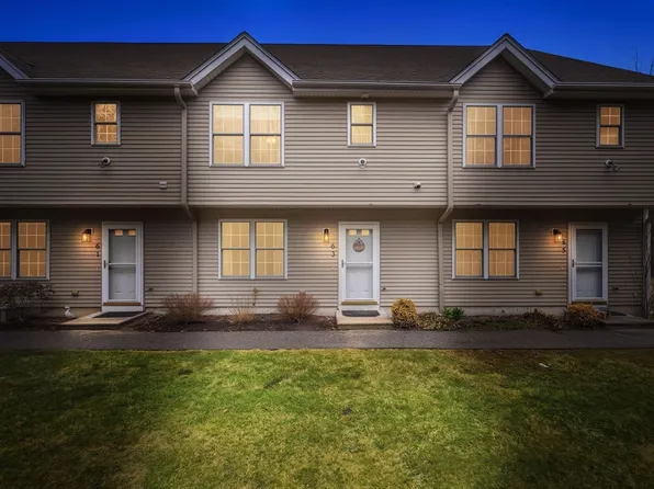 63 Power St Unit 63, Uxbridge, MA 01569
