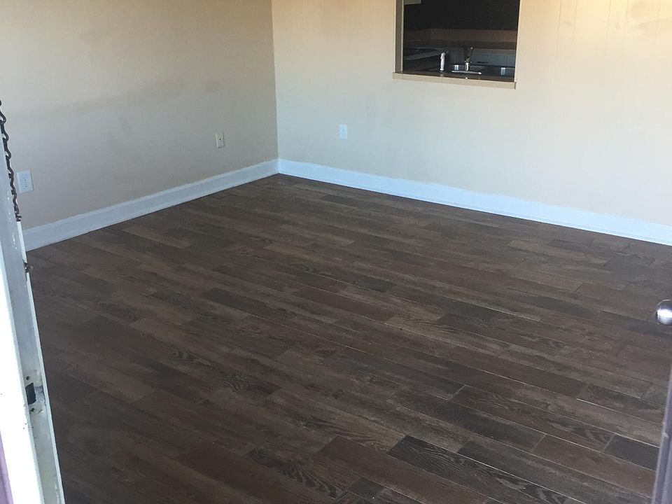 1st image of 120 Belmont Dr APT 4