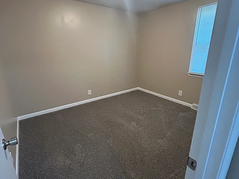 208 Dana Ct — Photo 7