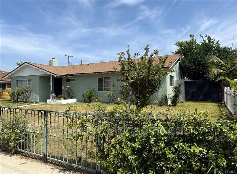 4 bed, 2.0 bath, 1570 sqft, $5,295 — Photo 2