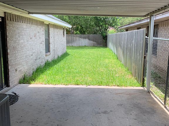4th image of 1918 Ash Cir APT A