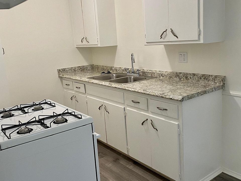 1st image of 31 Eloise St APT 1