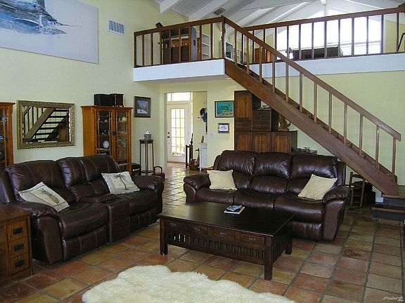 3Family Room 2