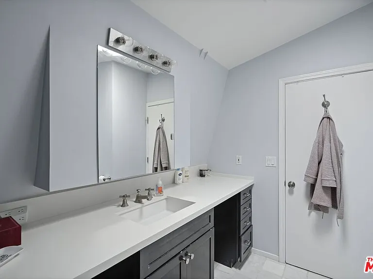 22013 Alta Dr — Photo 36