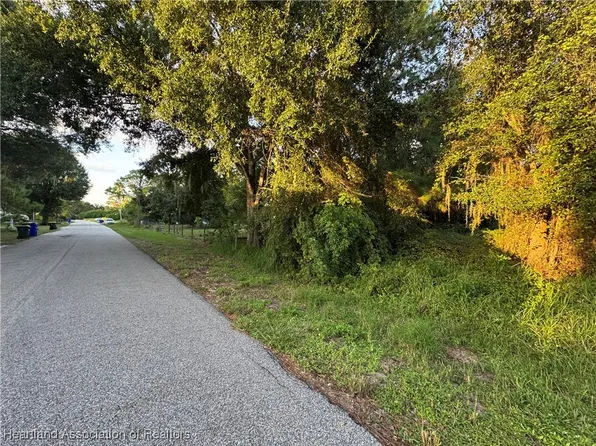 629 Serenade Ter, Lake Placid, FL 33852