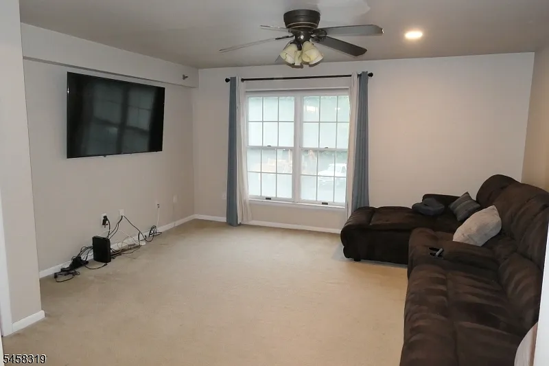 1 bed, 1.0 bath, $2,000 — Photo 3