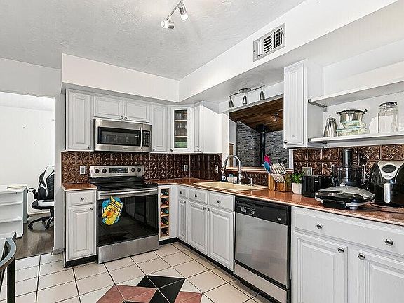 3rd image of 11382 Beecher Cir E
