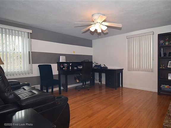 2nd image of 142 Lexington Ave