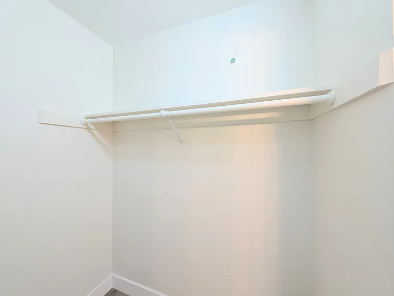 208 E Prince Rd — Photo 20