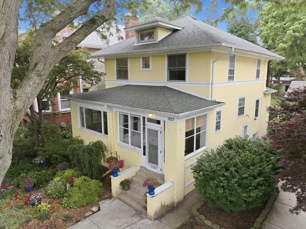 1527 W Juneway Ter, Chicago, IL 60626