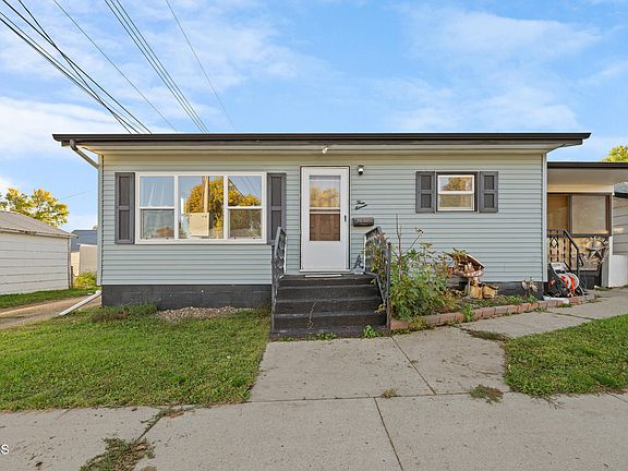 3rd image of 311 9th Ave W