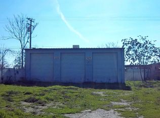 517 E 7th St, Hanford, CA 93230