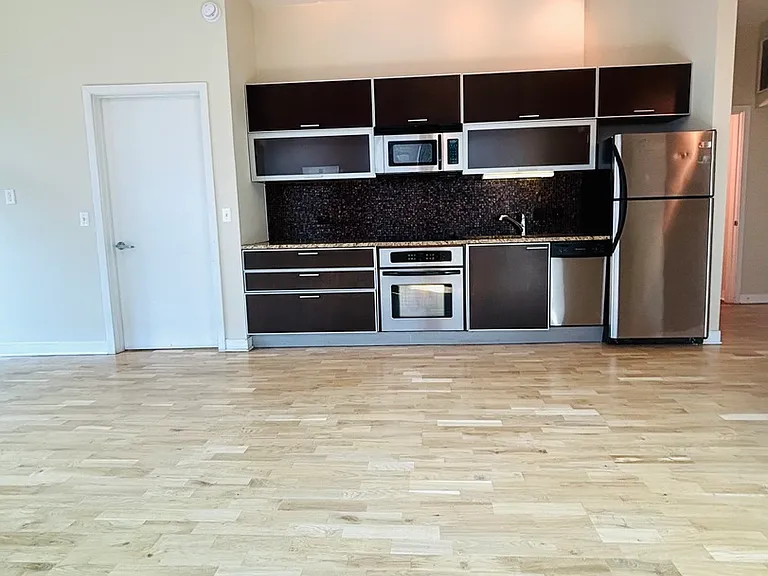 660 W Wayman St #204 — Photo 6