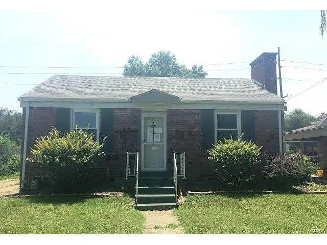 2548 E 27th St photo 1