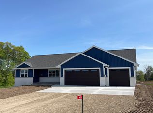 7555 Highland Meadow Ct, Pulaski, WI 54162