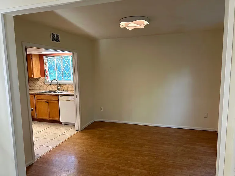 2 Leaf Rd — Photo 5