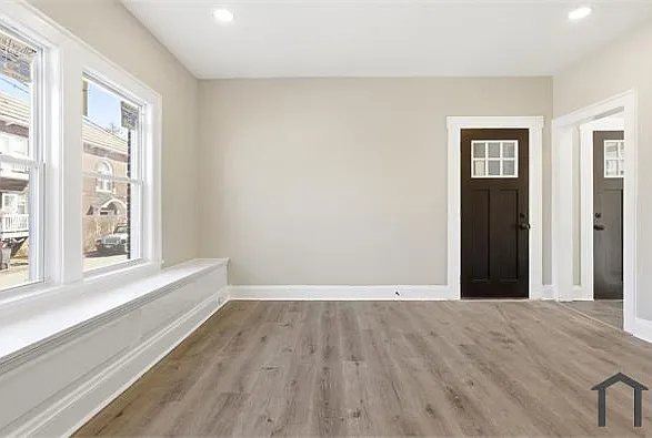 13802 Byron Ave — Photo 7