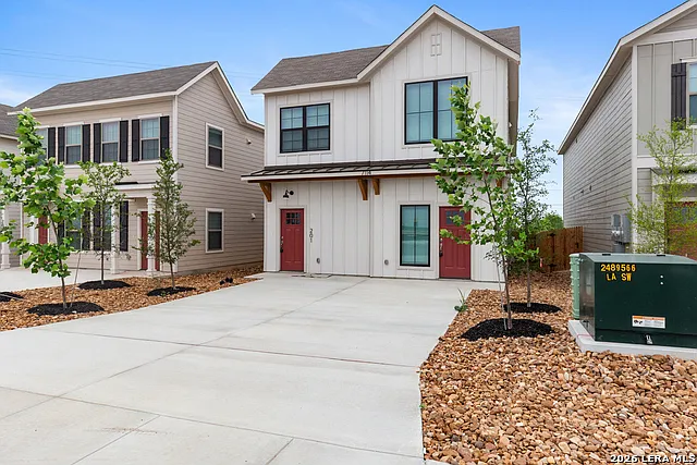 3 bed, 2.0 bath, 1292 sqft, $1,800 — Photo 4