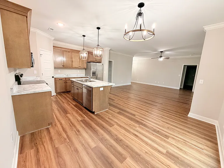 10515 Wall Triana Hwy — Photo 4
