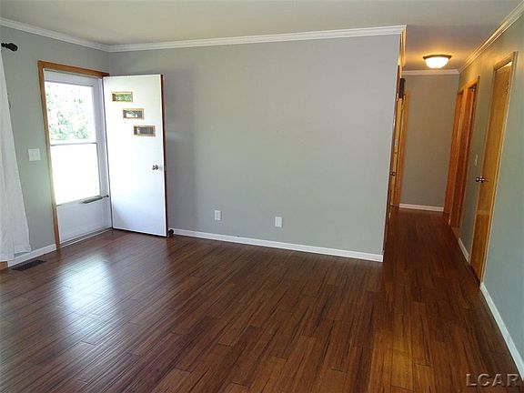 3rd image of 810 River Acres Dr