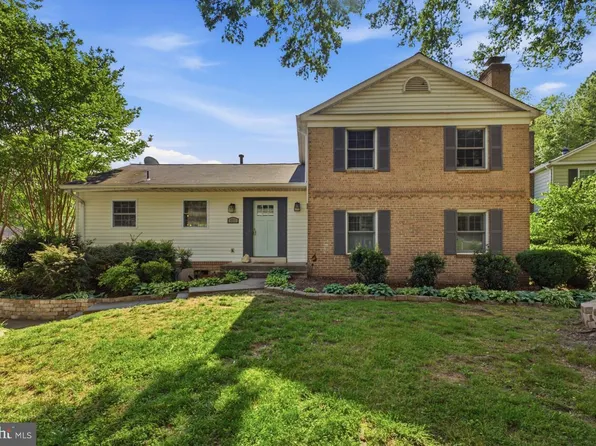 6812 Lamp Post Ln, Alexandria, VA 22306
