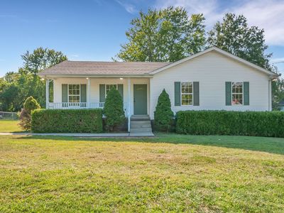 1121 Old Charlotte Rd, White Bluff, TN, 37187