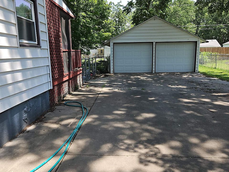 2nd image of 1240 NE Arter Ave