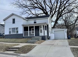 918 9th St, Monroe, WI 53566