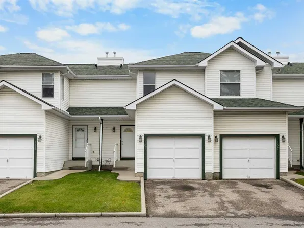 161 SW Sandpiper Ln NW, Calgary, AB T3K 4L7