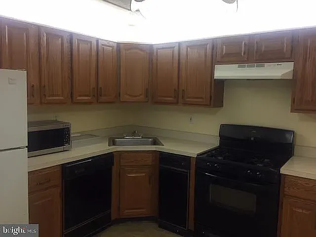 Eat in Kitchen - 72 Joyner Ct