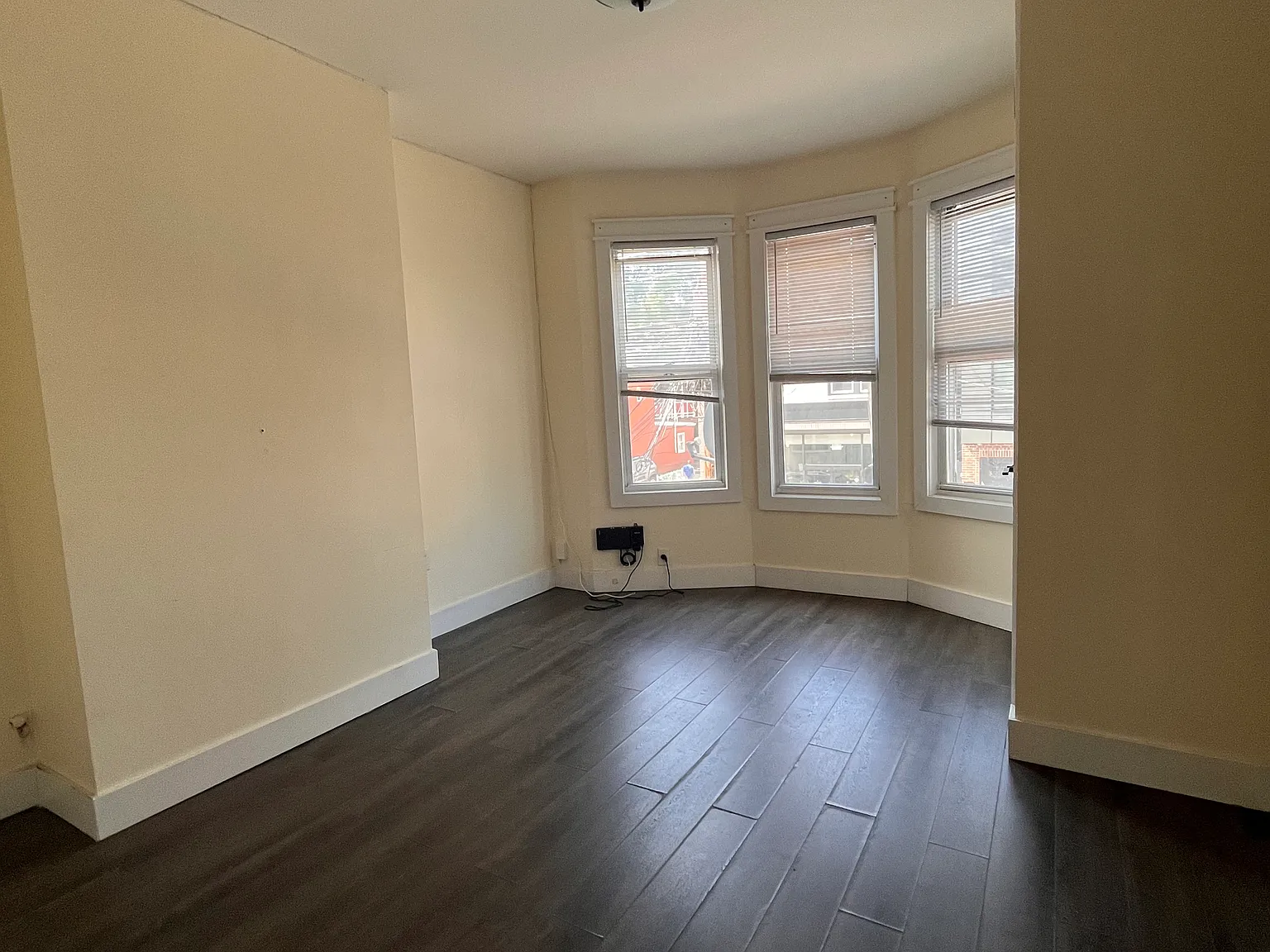 2 bed, 800 sqft, $2,250 — Photo 4