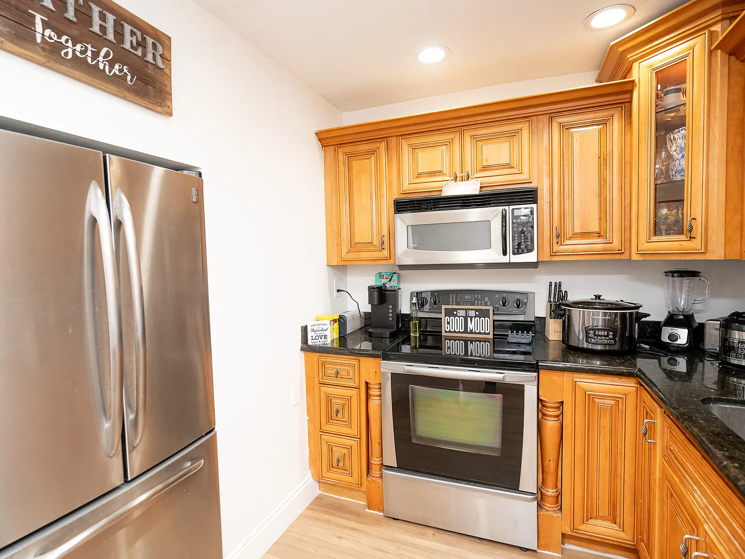 4 bed, 2.5 bath, 1205 sqft, $3,900 — Photo 4