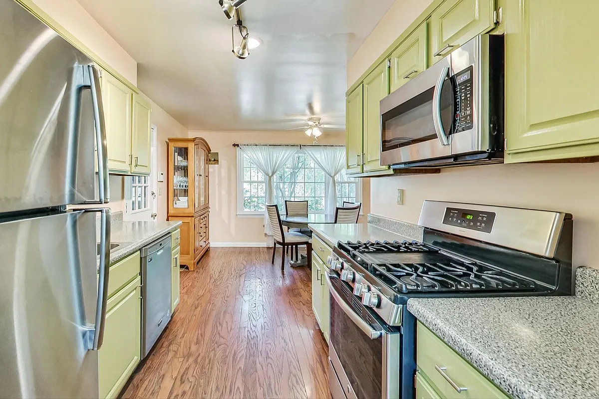 Building Photo - 806 Hope Ct