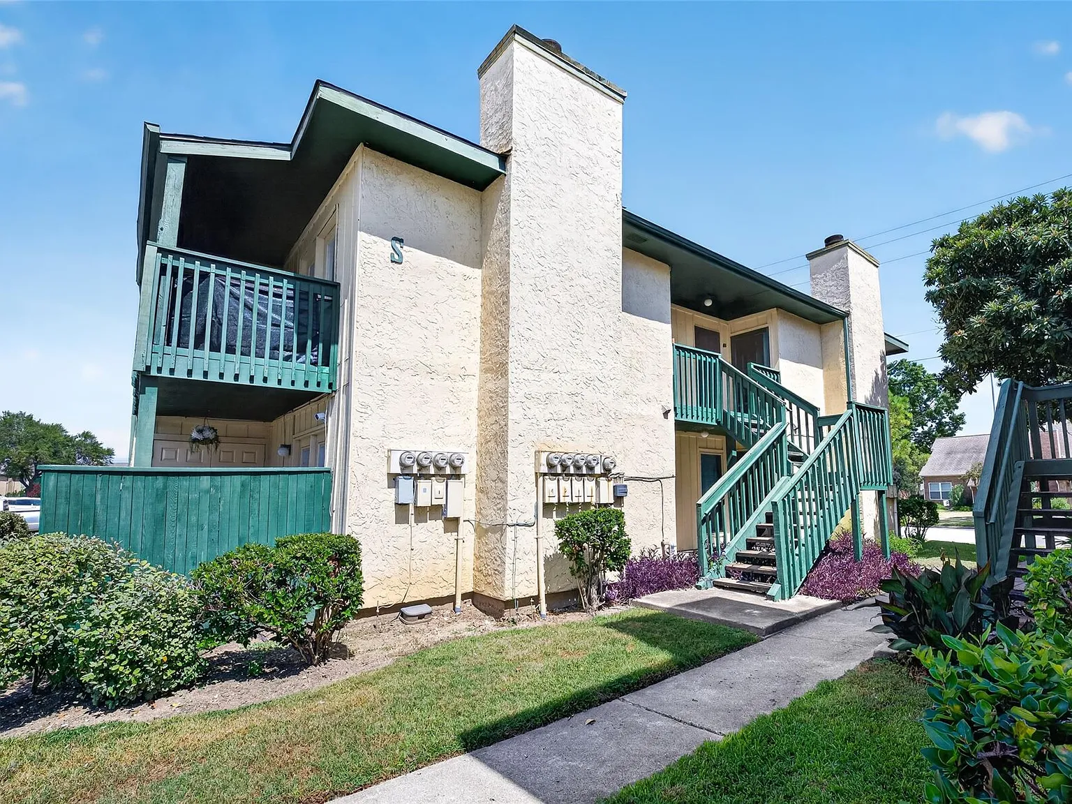 2 bed, 2.0 bath, 904 sqft, $1,500 — Photo 2