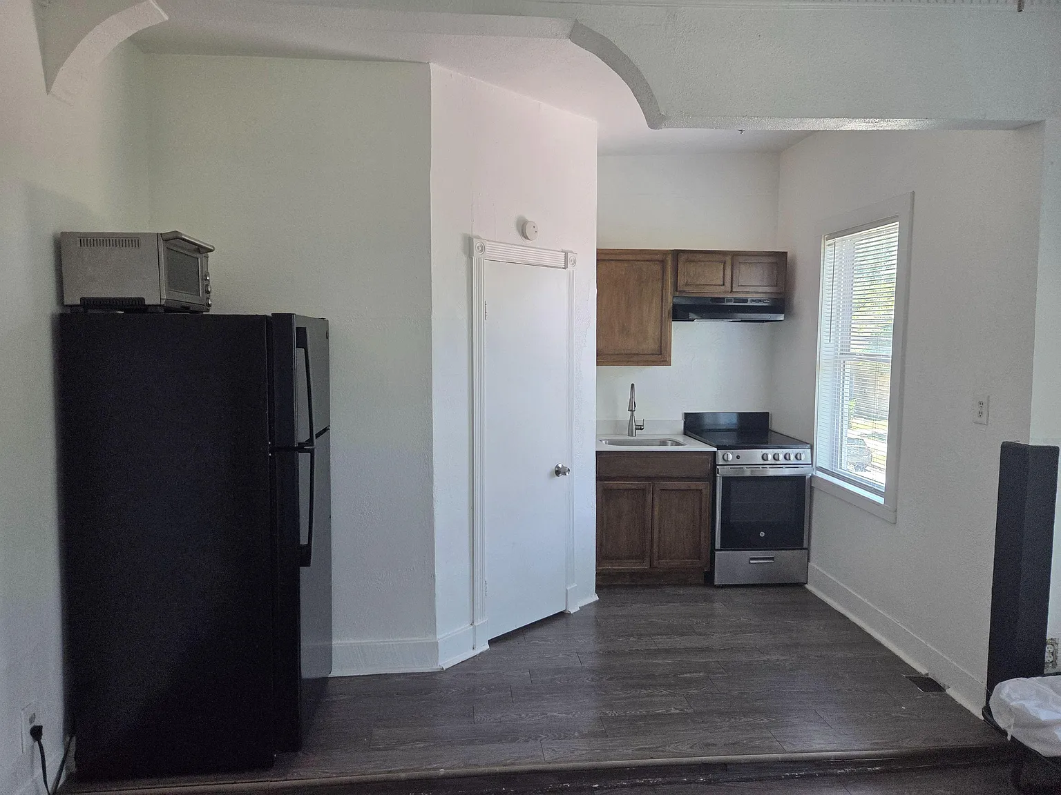 1 bed, 1.0 bath, 300 sqft, $1,434 — Photo 2