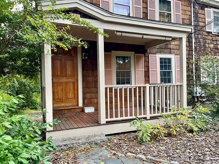 49 Sunnyside Ave — Photo 2