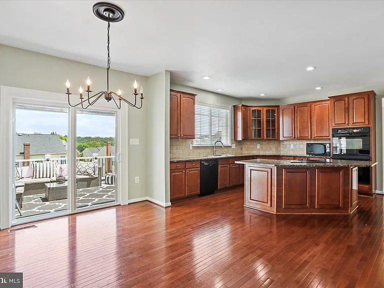 319 Morlyn Dr — Photo 14