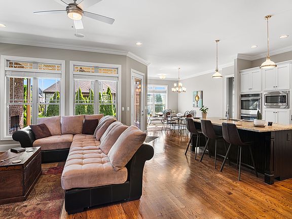 5th image of 3202 Folcroft Dr