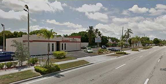 3rd image of 16935 S Dixie Hwy