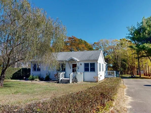 37 Bernstein Boulevard, Center Moriches, NY 11934