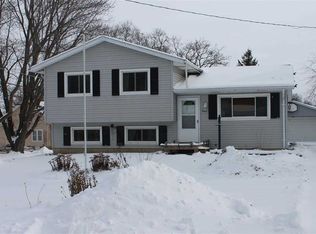 249 N Russell St, Denver, IA 50622