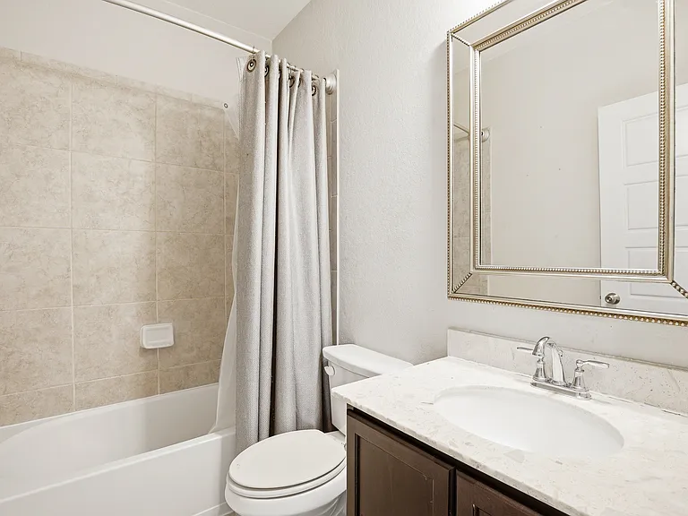 12139 Casparis — Photo 11