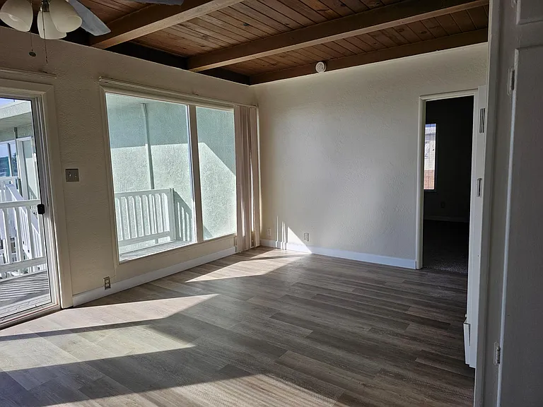1114 E Cliff Dr #4 — Photo 7