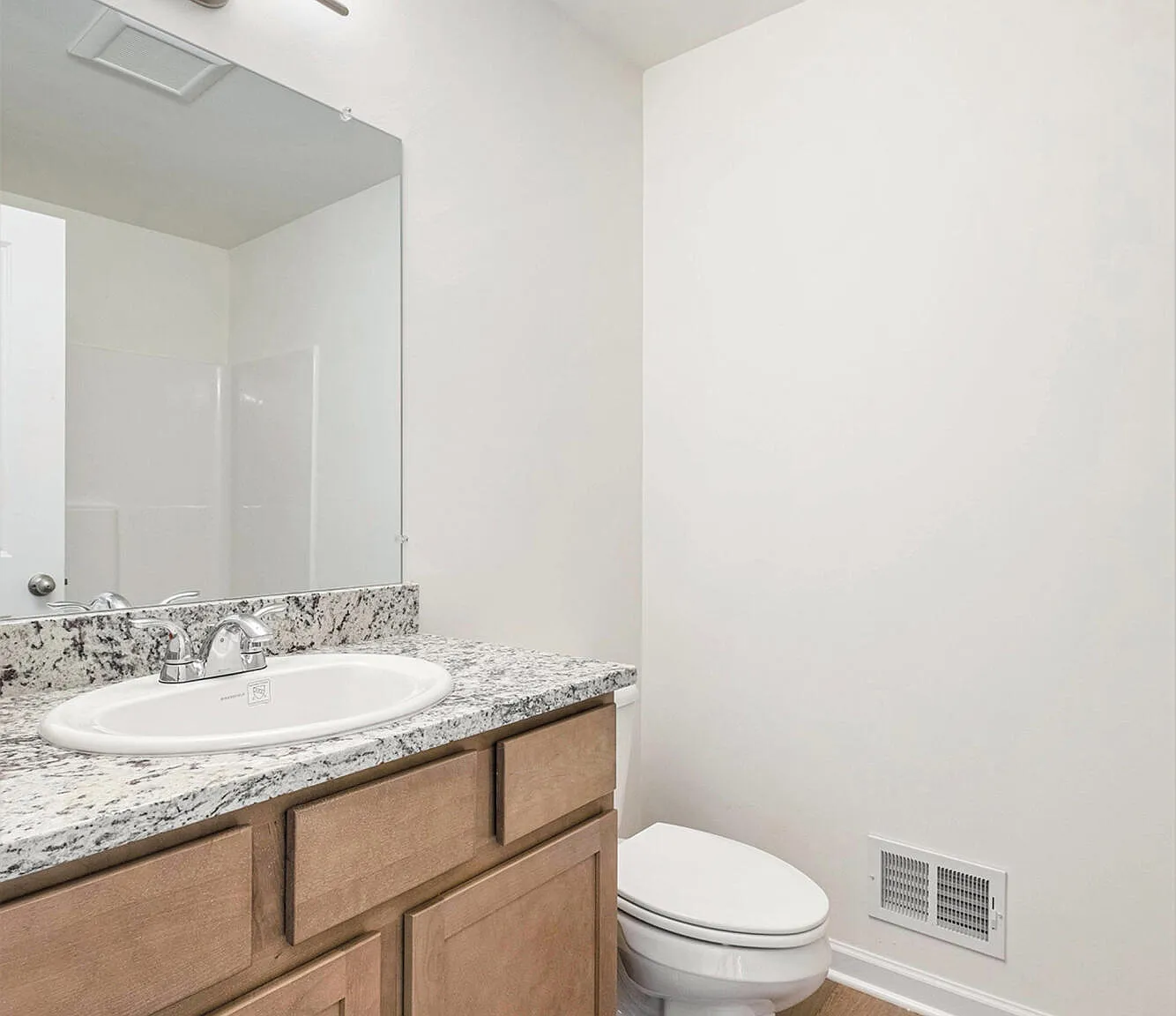3 bed, 2.0 bath, 1468 sqft, $2,600 — Photo 3