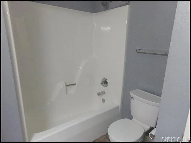 209 Chalamont Ln — Photo 11