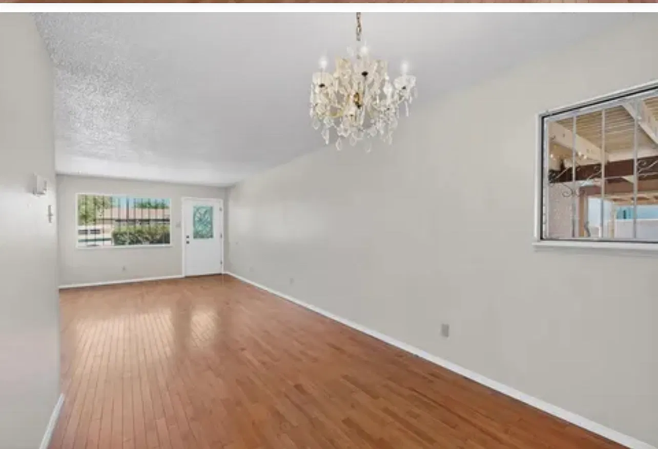 4 bed, 2151 sqft, $1,900 — Photo 2