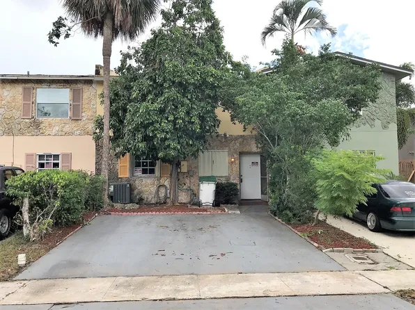 405 Sunshine Dr, Coconut Creek, FL 33066